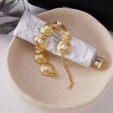 Cargar imagen en el visor de la galería, PULSERA PERLAS
