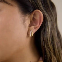 Cargar imagen en el visor de la galería, STUDS ZIRCONIA
