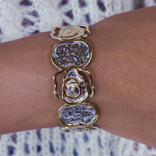 Cargar imagen en el visor de la galería, PULSERA ARO FLORES DOBLE TONO
