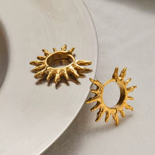 Cargar imagen en el visor de la galería, ARGOLLAS MINI SOLES
