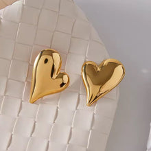 Cargar imagen en el visor de la galería, STUDS CORAZONES GRANDES
