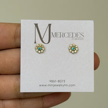 Cargar imagen en el visor de la galería, STUDS FLORECITAS
