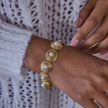 Cargar imagen en el visor de la galería, PULSERA PERLAS

