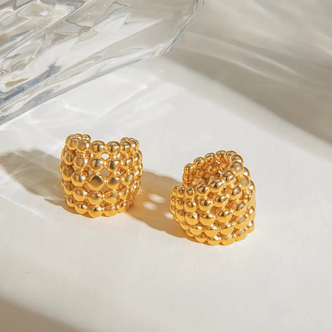 CHUNKY EAR CUFF PELOTITAS