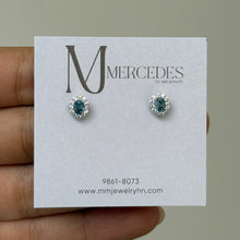 Cargar imagen en el visor de la galería, STUDS ZIRCONES AZULES
