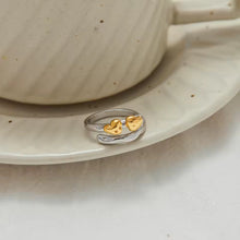 Cargar imagen en el visor de la galería, ANILLO DOBLE TONO AJUSTABLE
