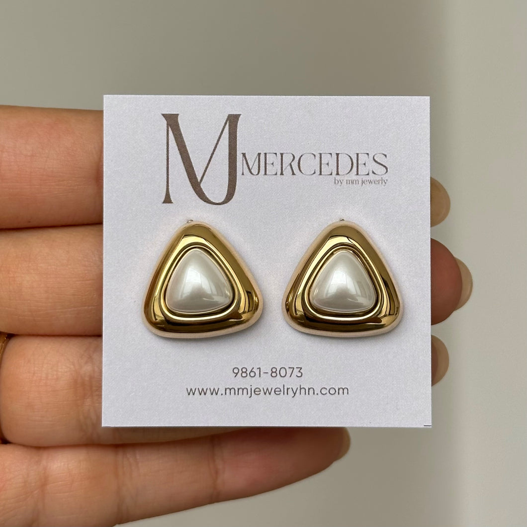 STUDS TRIÁNGULOS PERLAS