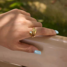Cargar imagen en el visor de la galería, ANILLO ZIRCONIA
