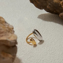 Cargar imagen en el visor de la galería, ANILLO DOBLE TONO AJUSTABLE
