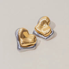 Cargar imagen en el visor de la galería, STUDS DOBLE TONO CORAZONES
