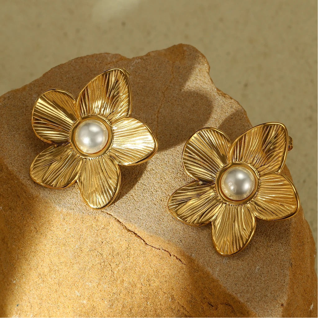 STUDS FLORES PERLAS