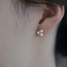 Cargar imagen en el visor de la galería, STUDS TRIO PERLAS
