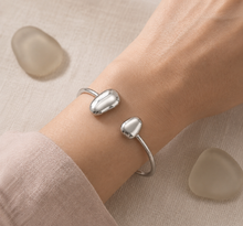 Cargar imagen en el visor de la galería, PULSERA ARO PLATEADA

