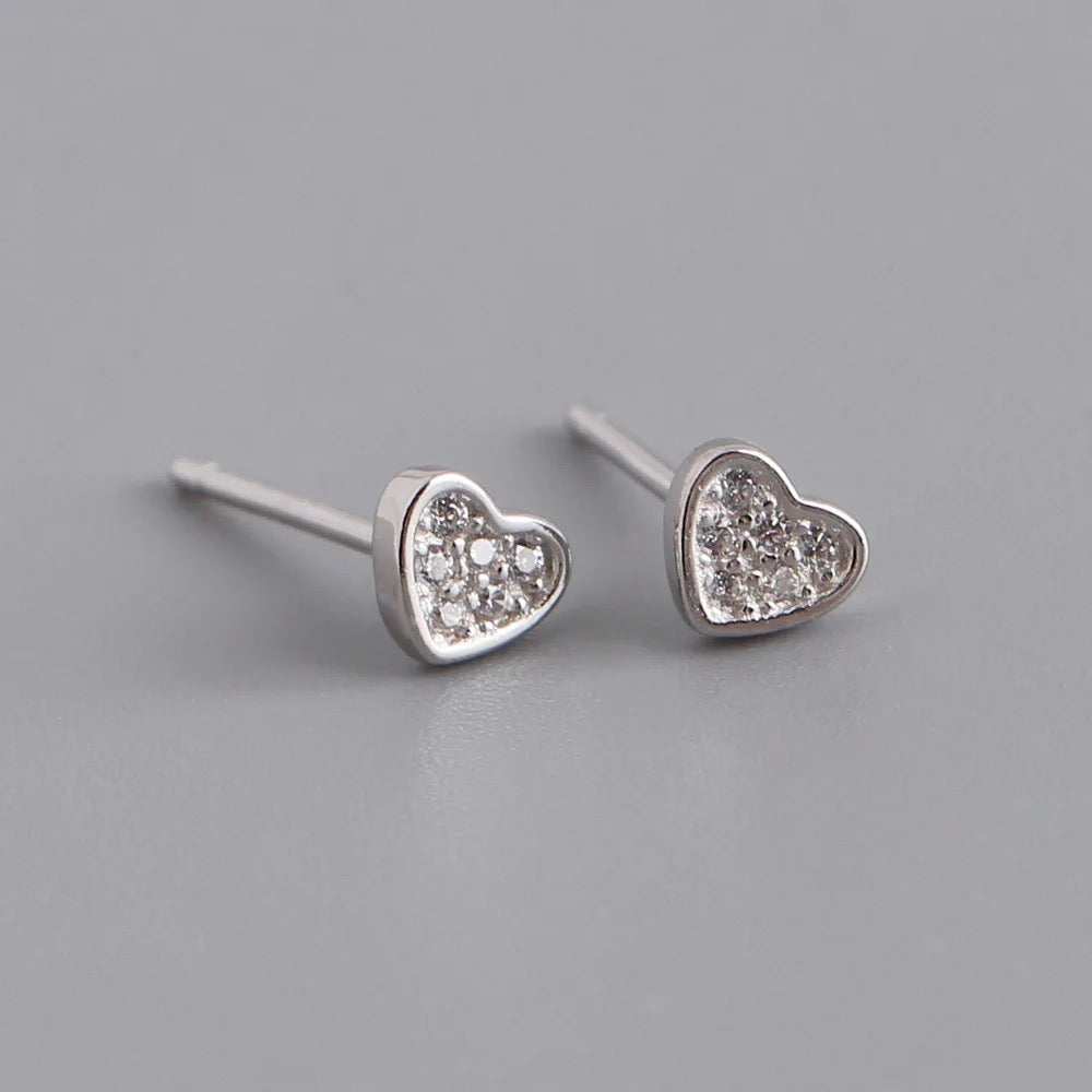 STUDS CORAZONES